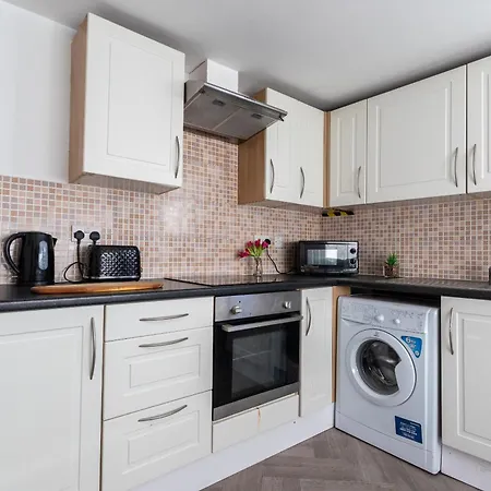 October Disc - Long - Contractors Apartment Bristol